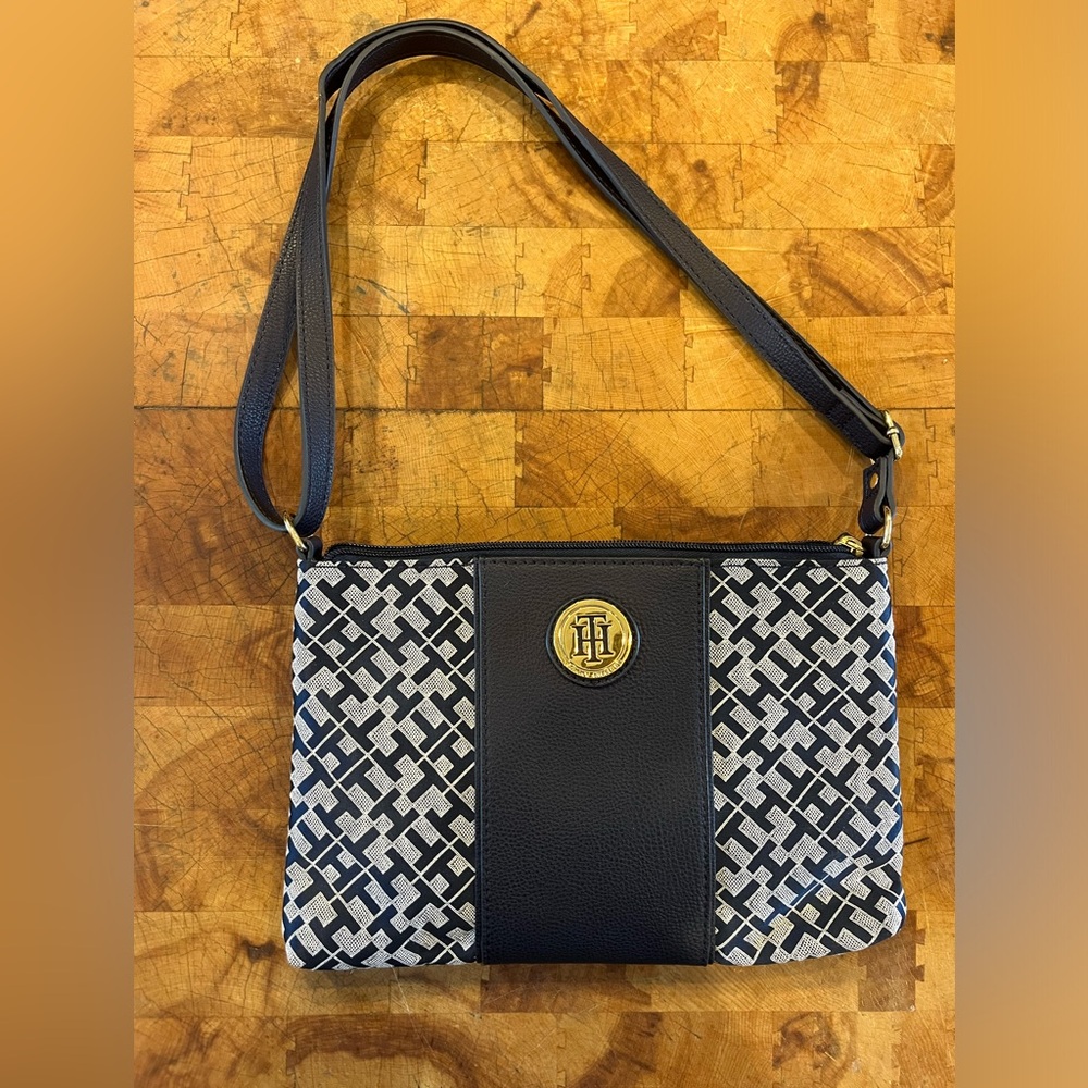 Tommy Hilfiger Crossbody